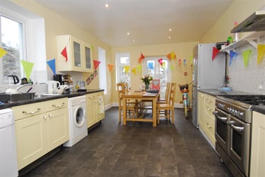 5 bed house, Hill Park Crescent, Greenbank, Plymouth, PL48JP - Image 5